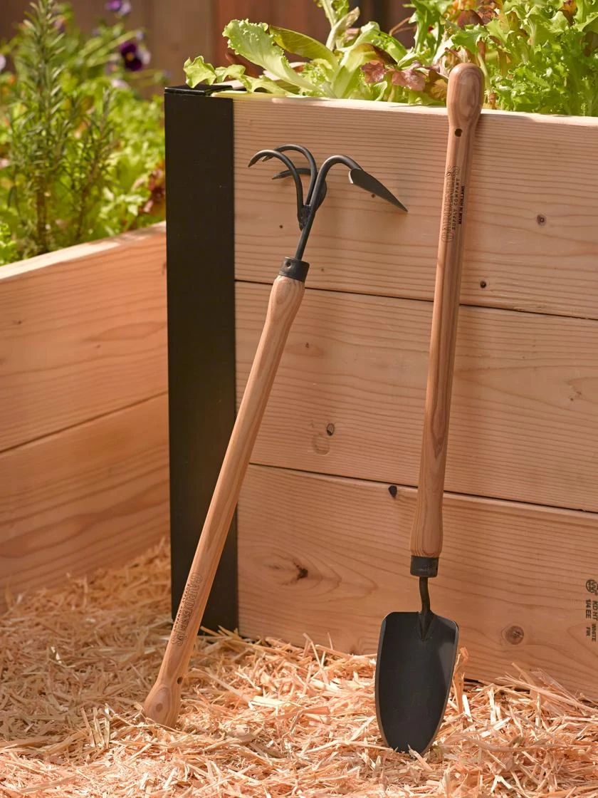 Gardener's Lifetime Raised Bed Trowel 4 Gardener's Lifetime Raised Bed Trowel - Image 2