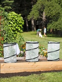 Pop-Up Tomato Accelerator -Gardening Supplies 8589749 2212 tif