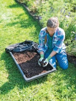 Gardener's Summer Sled -Gardening Supplies 8611044 160 tif